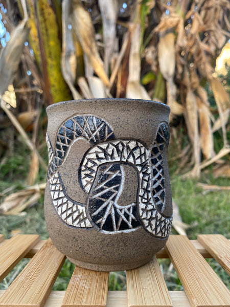 Two snakes vessel